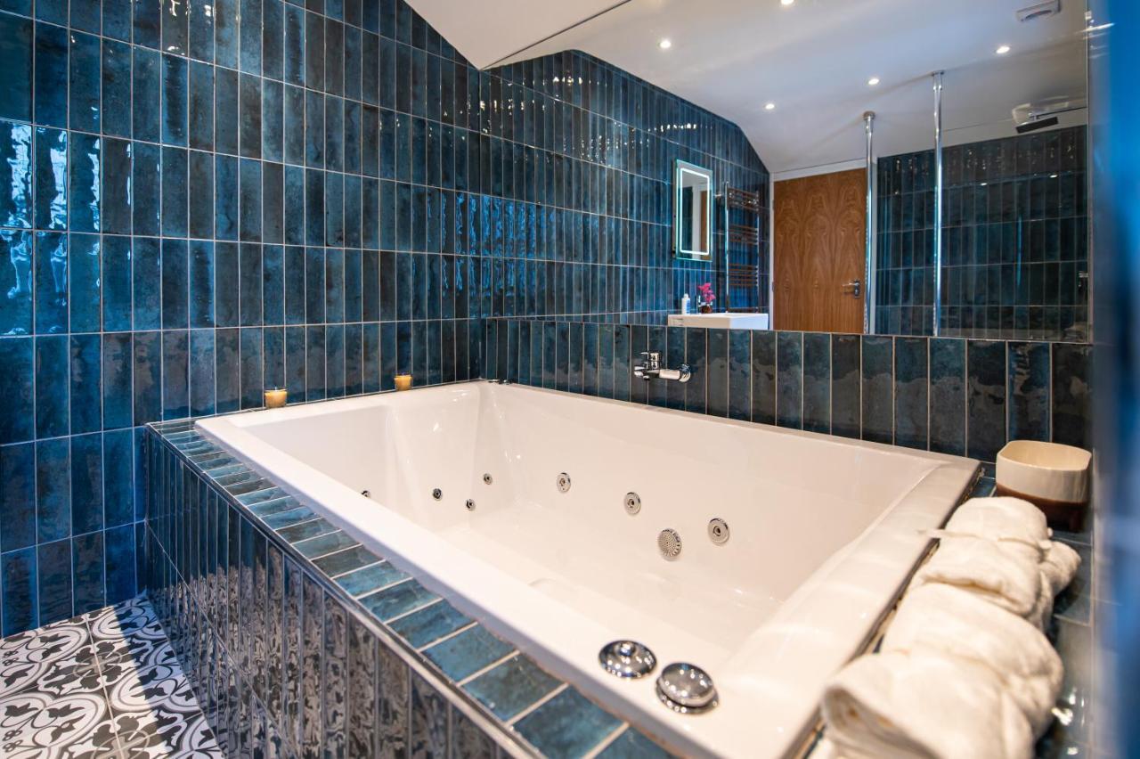 The Nest - Luxury 16 Person Apt W Jacuzzi & Parking Blackpool Eksteriør billede