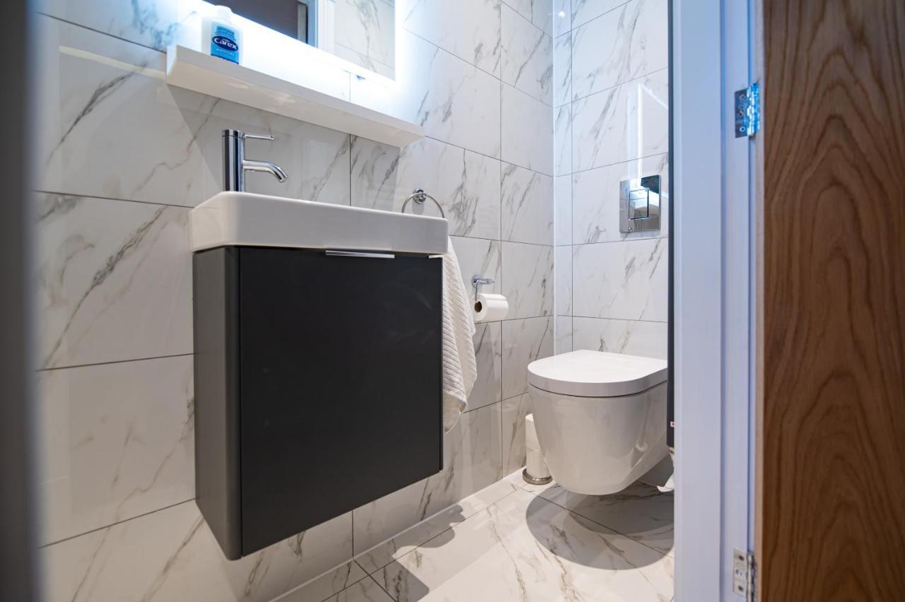 The Nest - Luxury 16 Person Apt W Jacuzzi & Parking Blackpool Eksteriør billede
